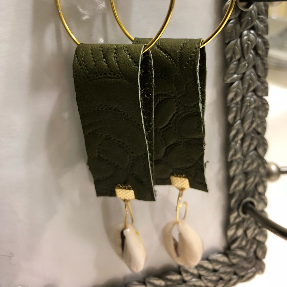 Green Leather Earrings - Picture 4 of 8